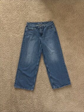 Old Navy Wide-Leg Cropped Jeans in Medium Blue